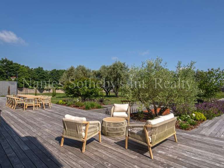 Maison Carquefou - 5 chambres - 447m²
