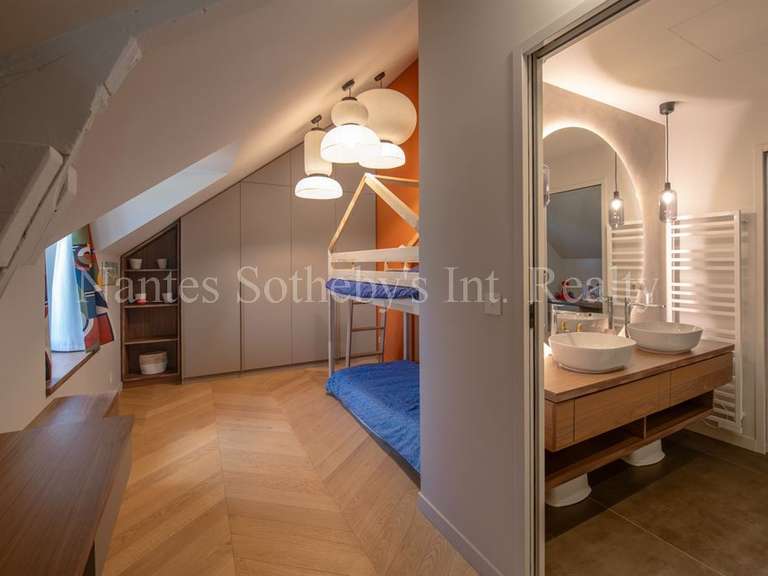 Maison Carquefou - 5 chambres - 447m²