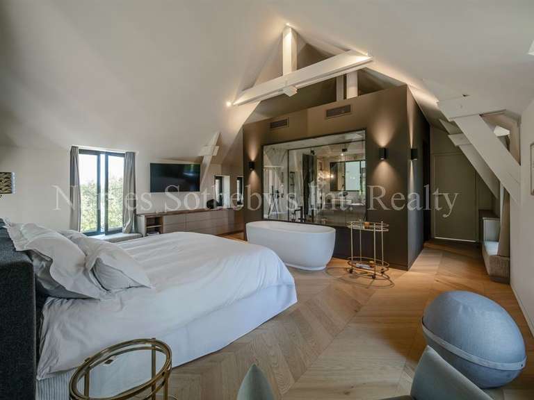 Maison Carquefou - 5 chambres - 447m²