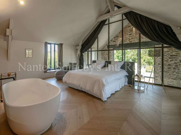 Maison Carquefou - 5 chambres - 447m²