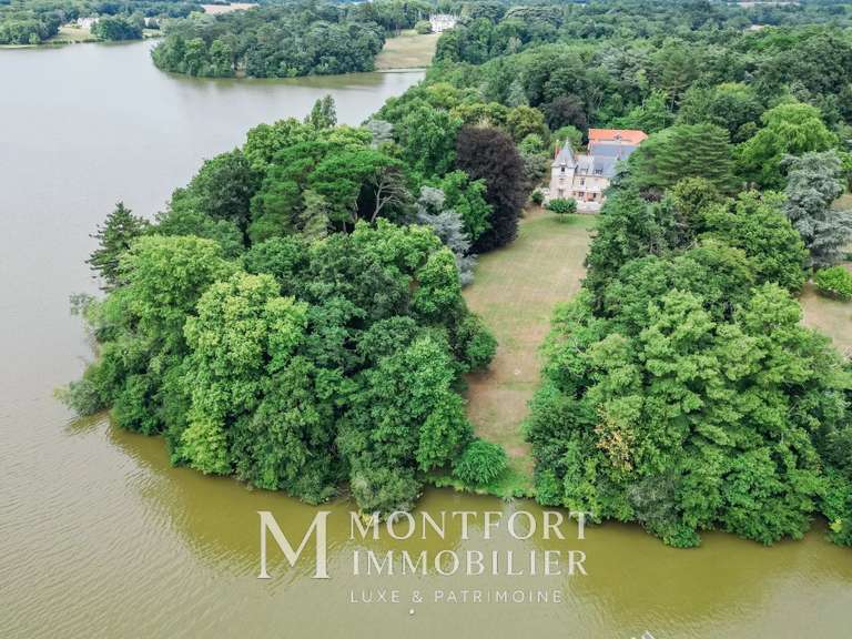 Maison Carquefou - 7 chambres - 627m²