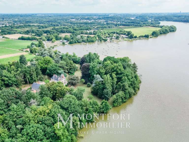 Maison Carquefou - 7 chambres - 627m²