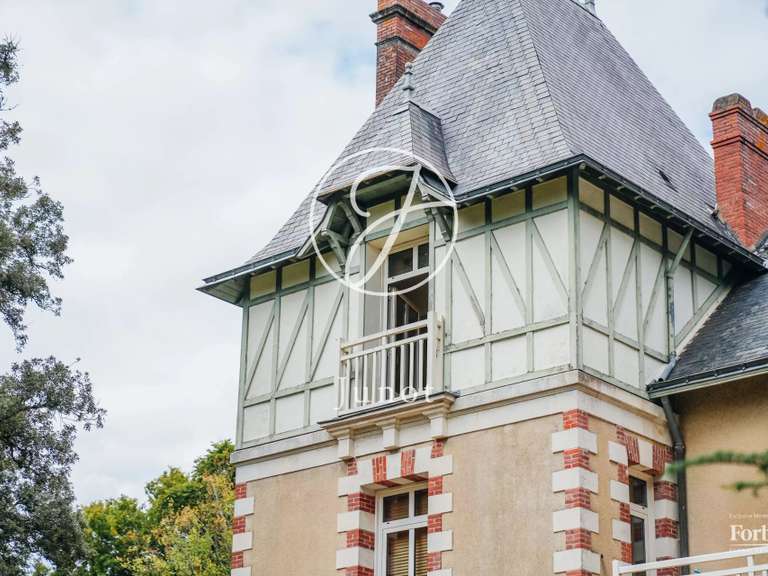 Maison Carquefou - 7 chambres - 650m²