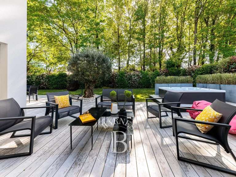 Maison Carquefou - 6 chambres - 268m²