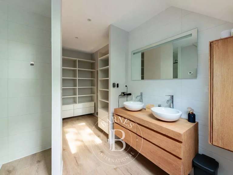 Maison Carquefou - 6 chambres - 268m²