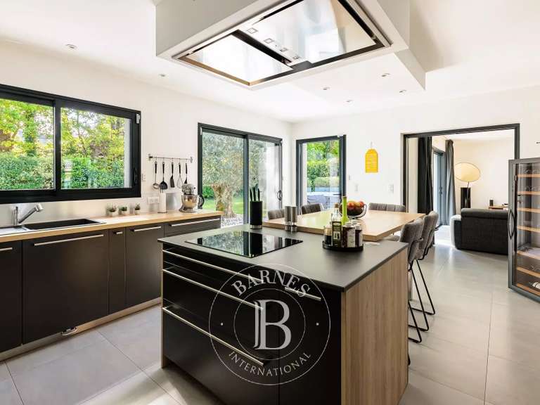 Maison Carquefou - 6 chambres - 268m²