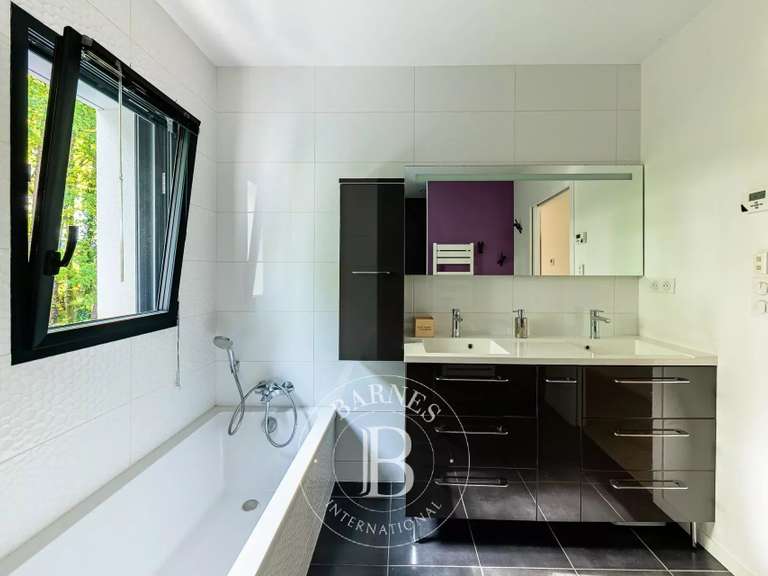 Maison Carquefou - 6 chambres - 268m²