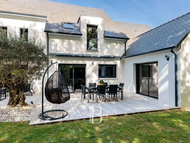 Maison Carquefou - 6 chambres - 268m²
