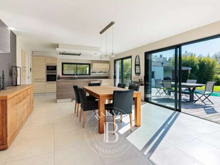 Maison Carquefou - 7 chambres - 227m²