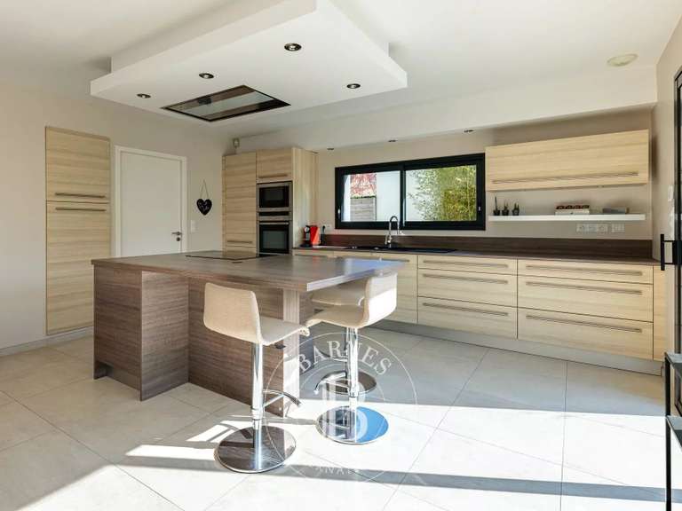 Maison Carquefou - 7 chambres - 227m²