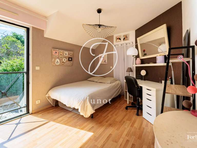 Maison Carquefou - 4 chambres - 218m²