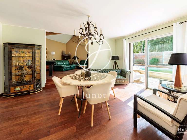 Maison Carquefou - 4 chambres - 218m²