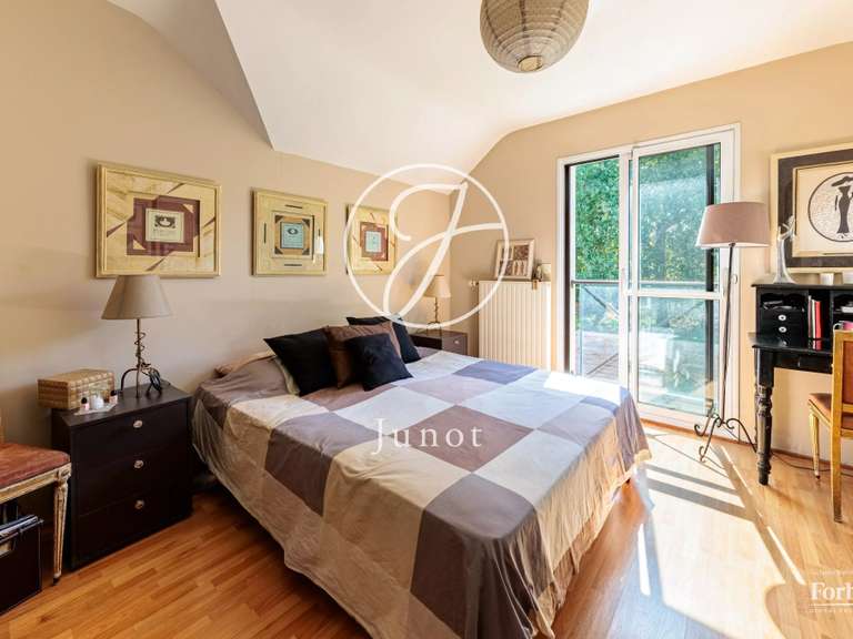 Maison Carquefou - 4 chambres - 218m²