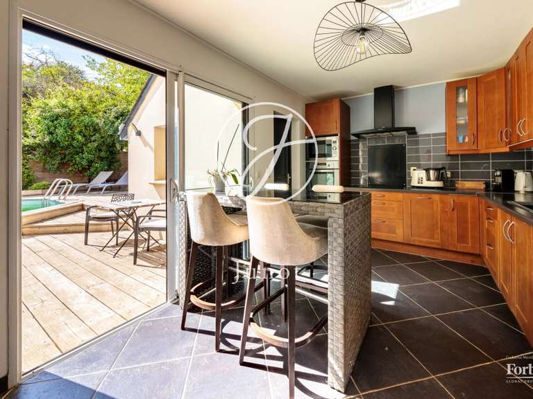 Maison Carquefou - 4 chambres - 218m²