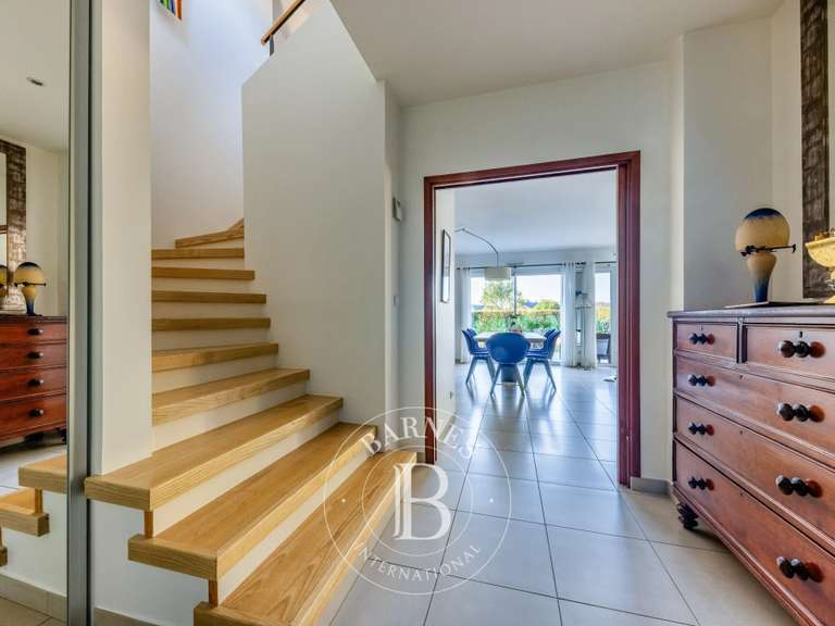 Maison Carquefou - 5 chambres - 203m²