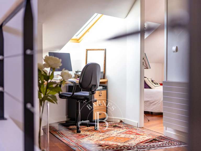 Maison Carquefou - 5 chambres - 203m²