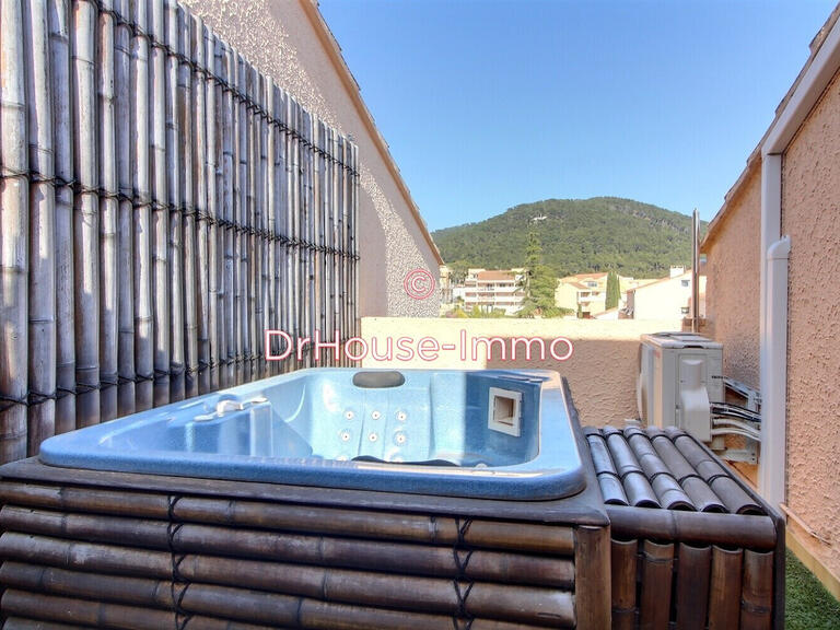 Appartement Carqueiranne - 3 chambres - 96m²