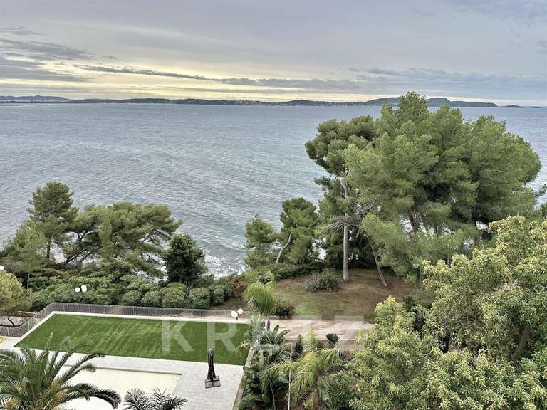 Maison Carqueiranne - 3 chambres - 206m²