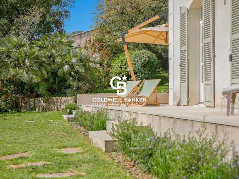 Maison Carqueiranne - 6 chambres - 233m²