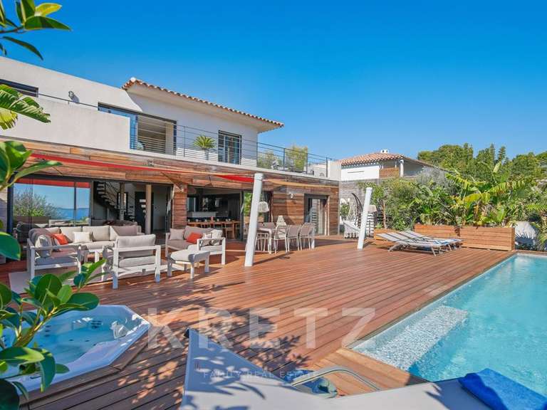 Maison Carqueiranne - 3 chambres - 180m²