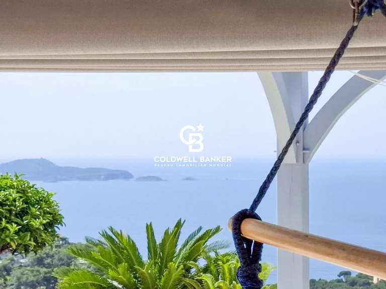 Villa with Sea view Carqueiranne - 4 bedrooms - 182m²