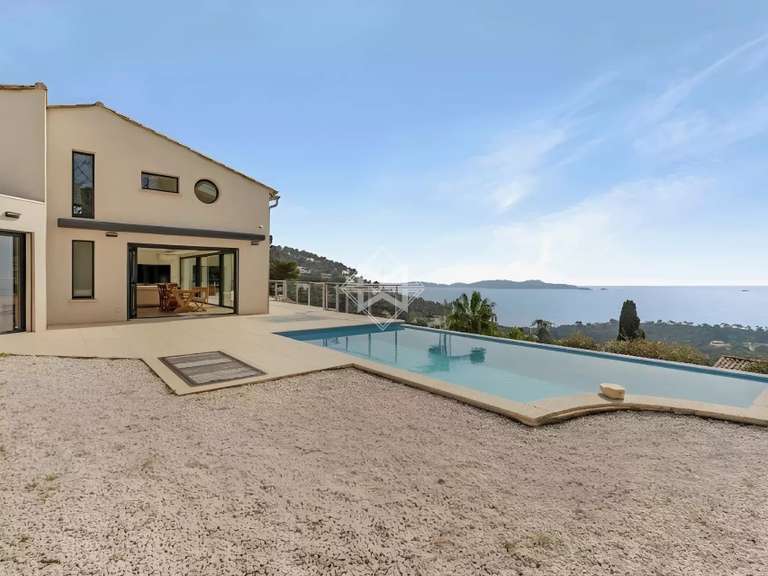 Villa with Sea view Carqueiranne - 6 bedrooms - 231m²