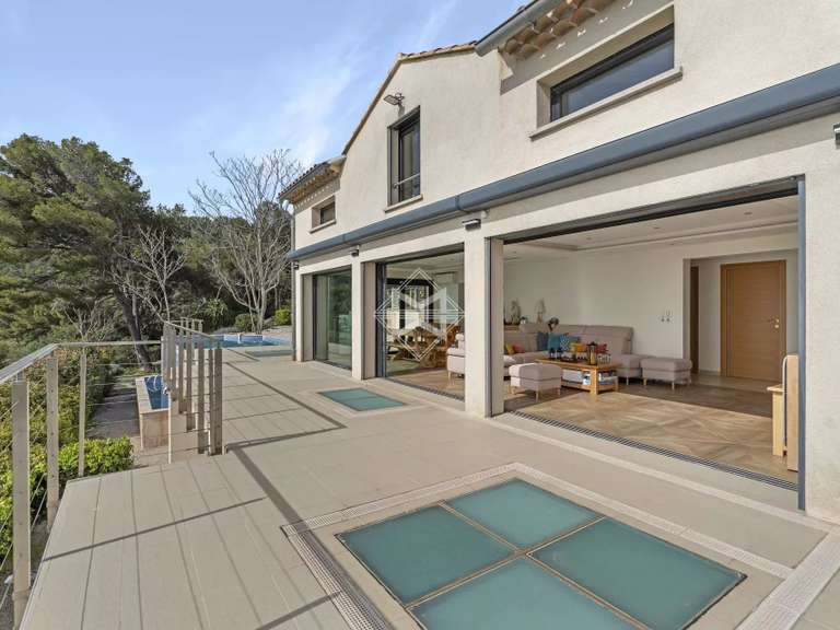Villa with Sea view Carqueiranne - 6 bedrooms - 231m²
