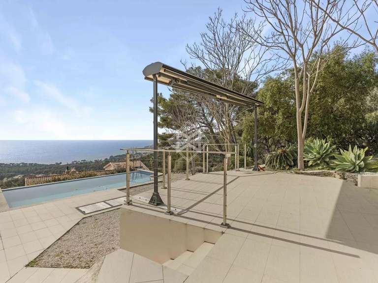 Villa with Sea view Carqueiranne - 6 bedrooms - 231m²