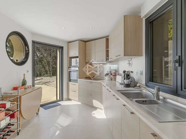 Villa with Sea view Carqueiranne - 6 bedrooms - 231m²