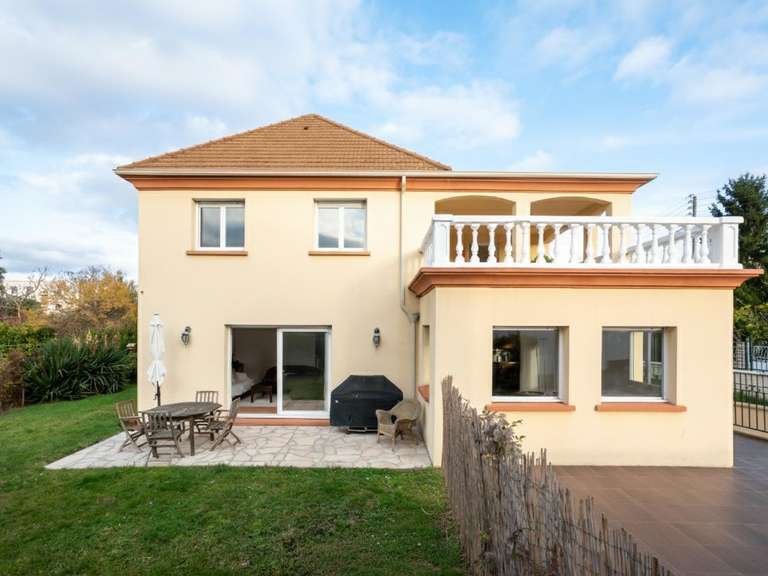 Maison Carrières-sur-Seine - 5 chambres - 310m²