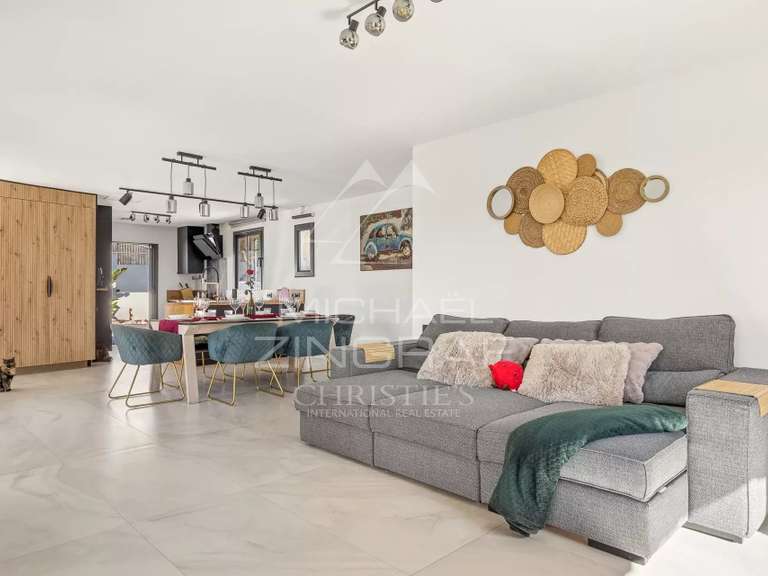 Propriété Carros - 4 chambres - 130m²