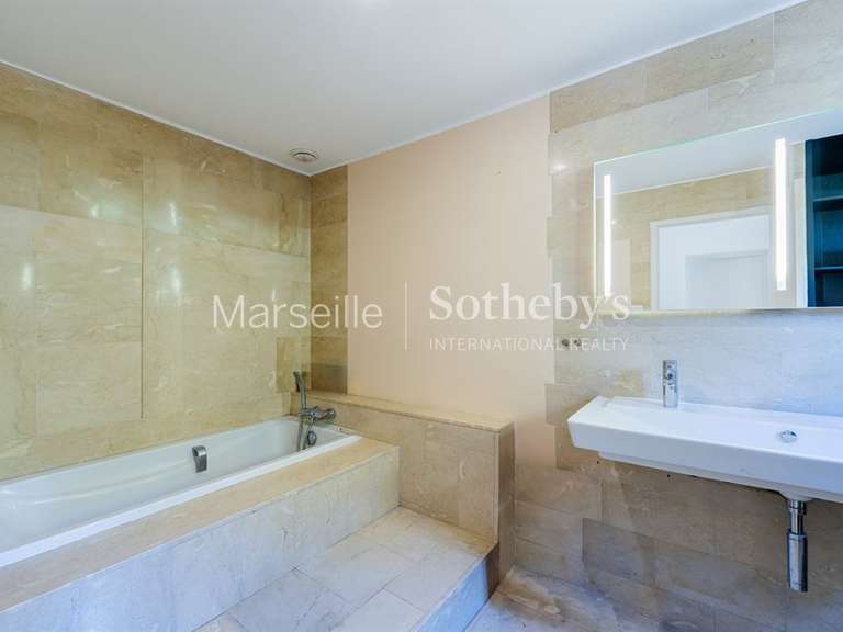 Maison Carry-le-Rouet - 4 chambres - 206m²