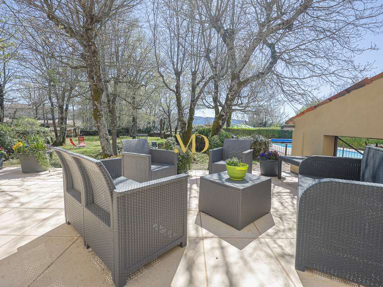 House Caseneuve - 5 bedrooms - 231m²