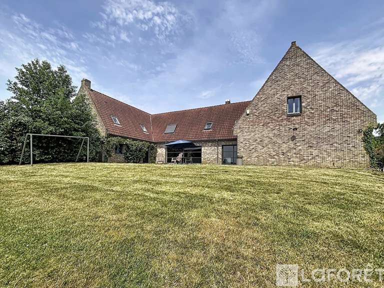 Propriété Cassel - 9 chambres - 378m²