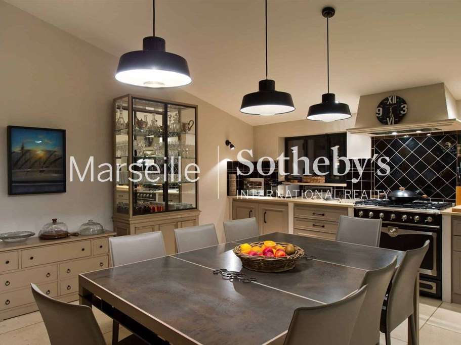 House Cassis