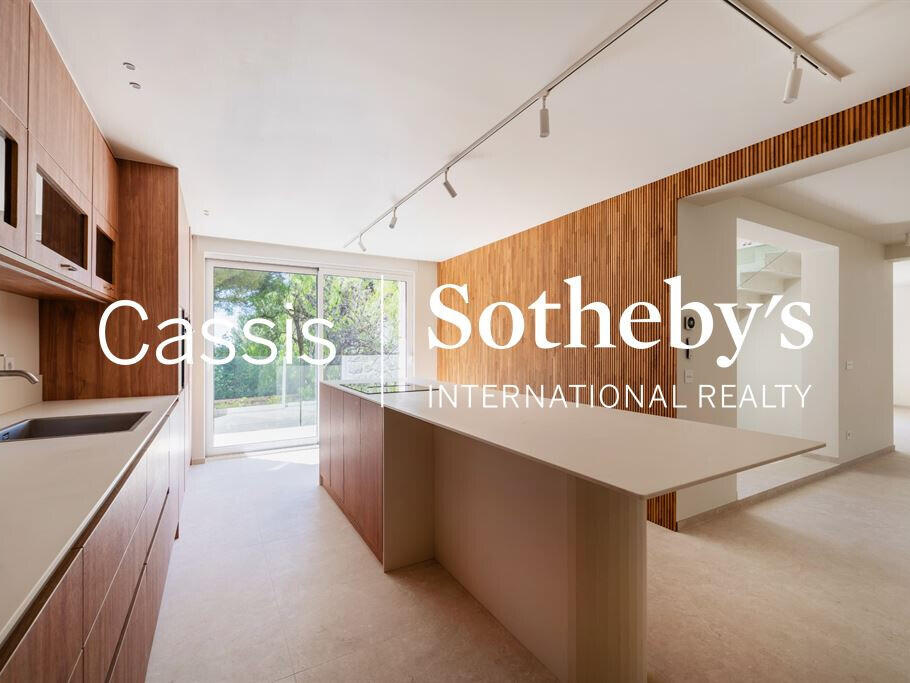 House Cassis