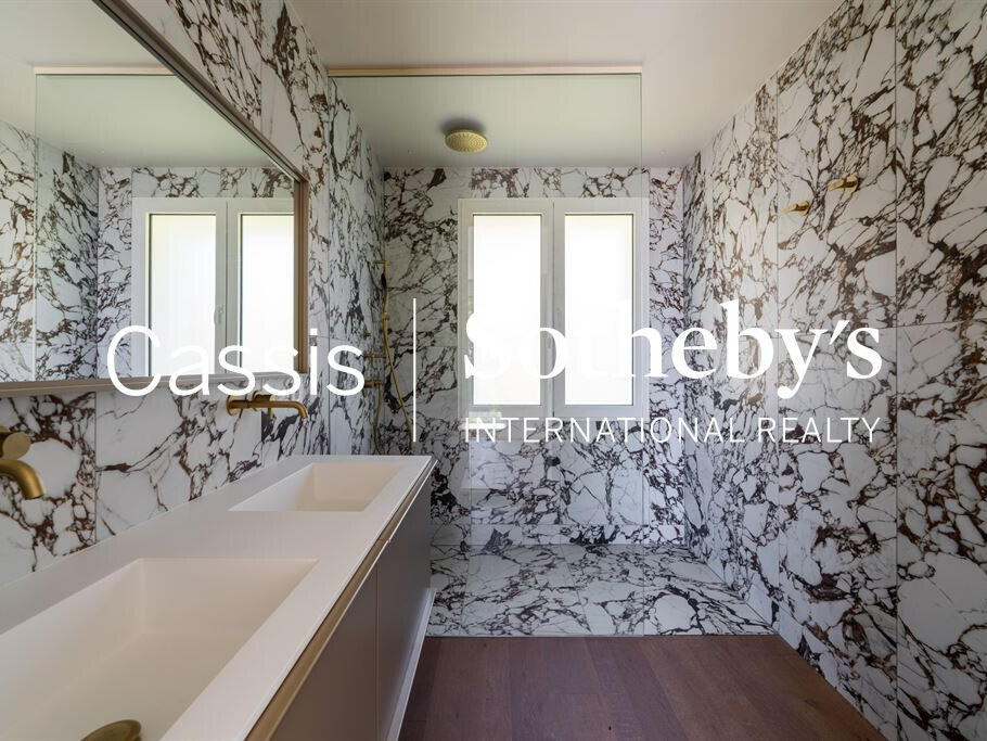 House Cassis