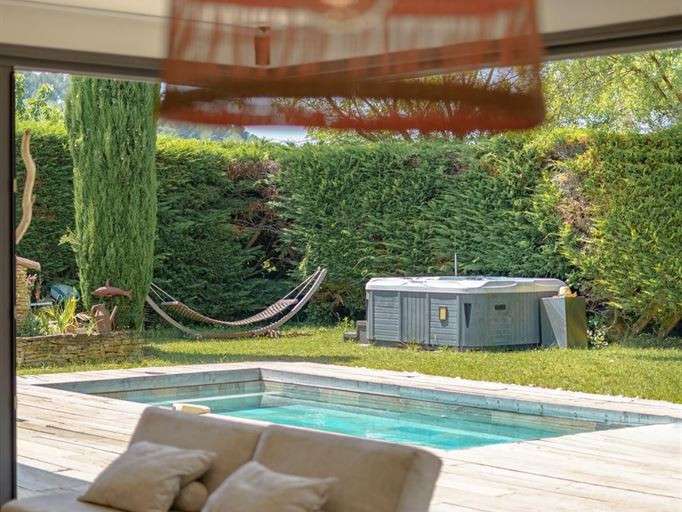 House Cassis