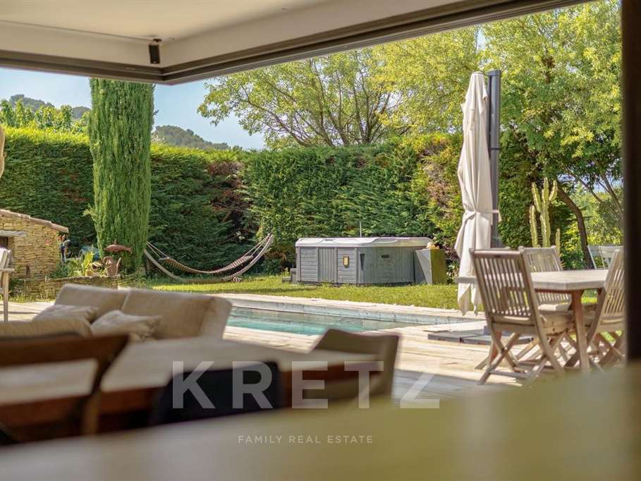 House Cassis