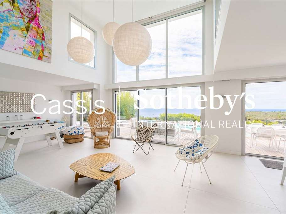 House Cassis