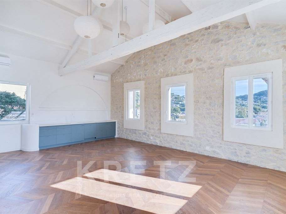House Cassis