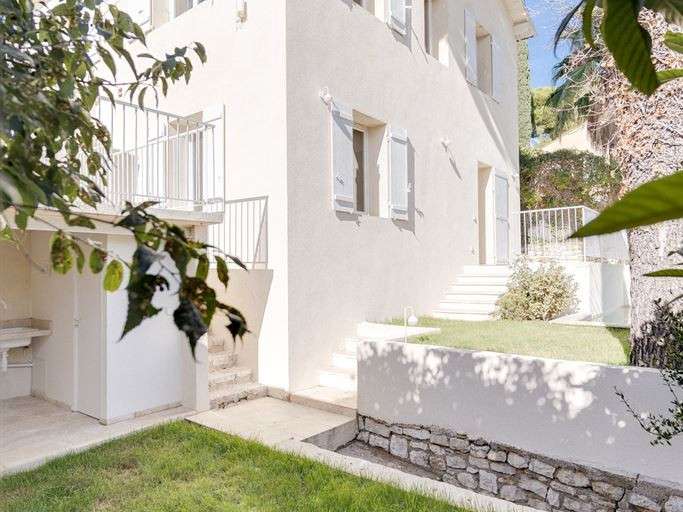 House Cassis