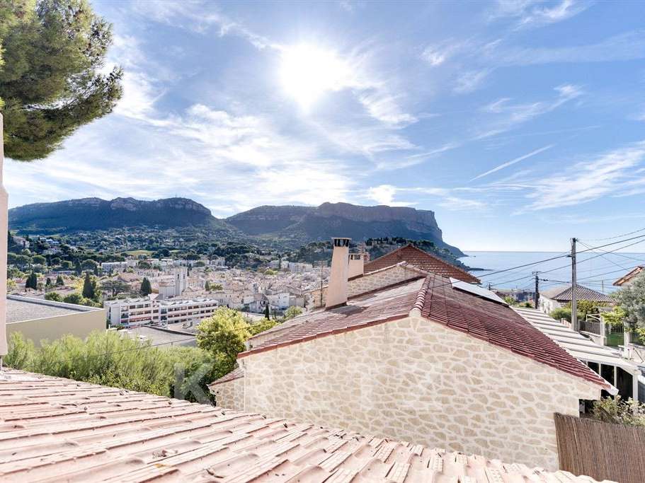 House Cassis