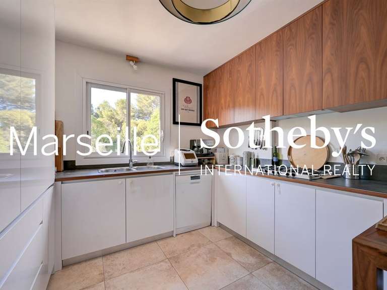 Maison Cassis - 5 chambres - 188m²