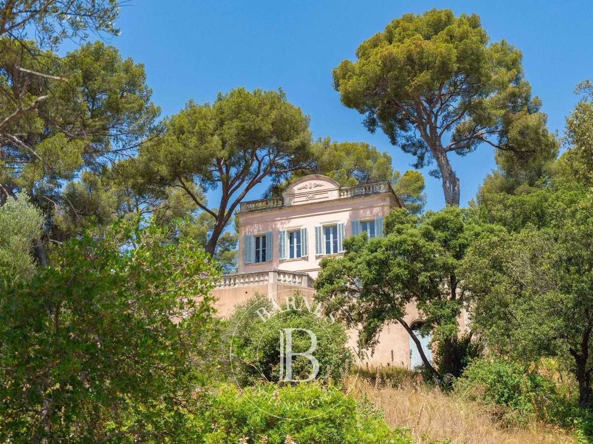House Cassis