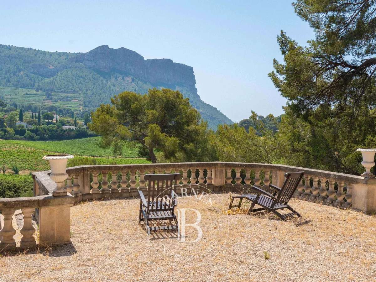 House Cassis