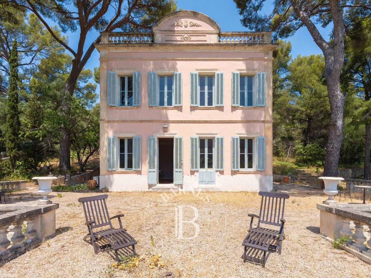 House Cassis