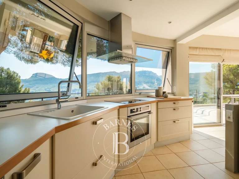 Maison Cassis - 4 chambres - 205m²
