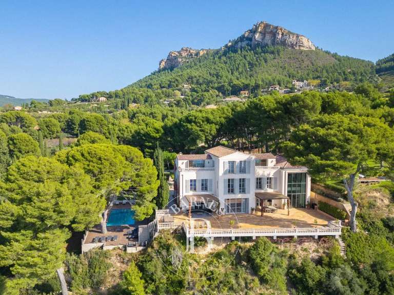 Maison Cassis - 11 chambres - 600m²