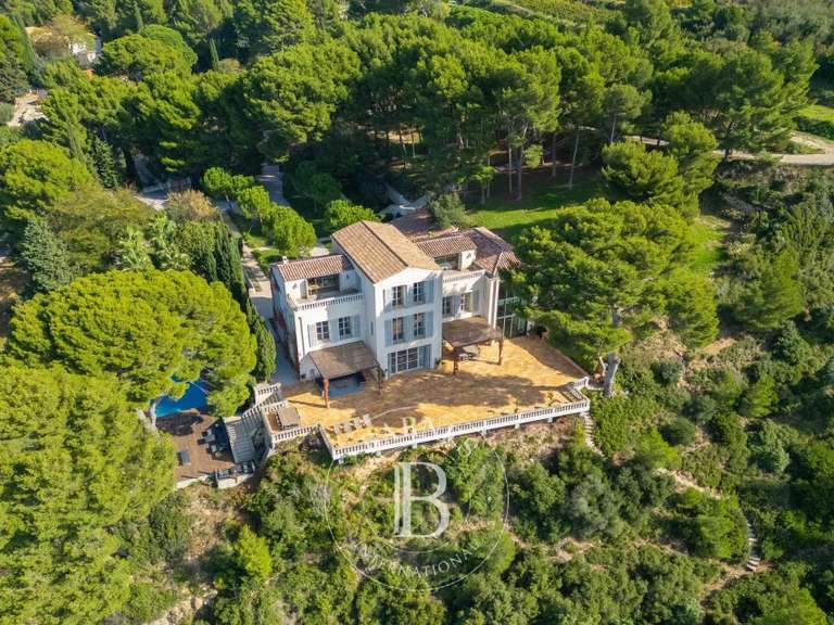 Maison Cassis - 11 chambres - 600m²
